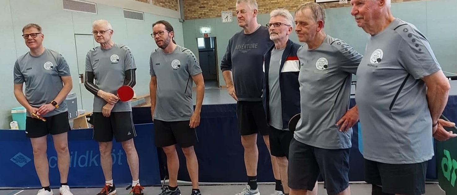 TSV-Mannschaft: v.l. Markus Hagedorn, Herbert Lentes, René Böminghaus, Arndt von Scheidt, Dieter Bensel, Uwe Ziese, Friedhelm Steinicke, Werner Kehren (nicht im Bild)
